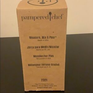 The Pampered Chef Measure, Mix and Pour
